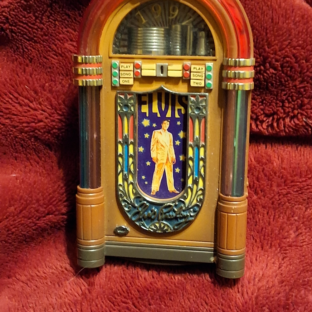 Elvis Jukebox Figurine/Ornament, 3rd In A Series, Plays Music and Lights Up.